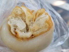 芝麻加糖粉加肉松年糕团-上海虹口糕团食品厂(茂名路店)