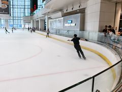 -冰纷万象滑冰场(深圳万象城店)