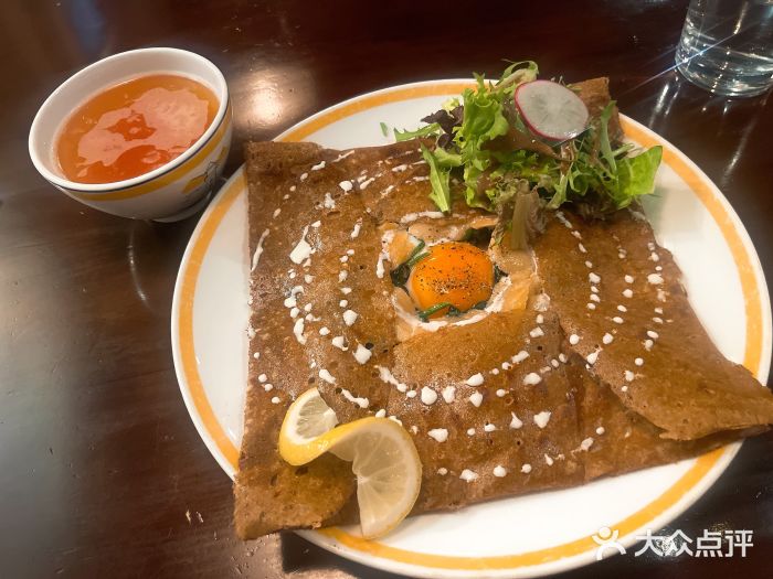 La Creperie法餐厅(桃江路店)烟熏三文鱼菠菜蛋图片