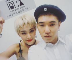 认准孙铭俊-简法造型·品牌形象店