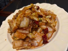 辣皮子炒白菜-阿里家·新疆烤肉酒場 by MIG