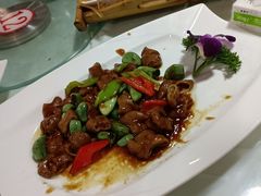 腊八蒜炒肥肠-闻道食府烙饼卷带鱼(原车耳营店原大觉寺店)