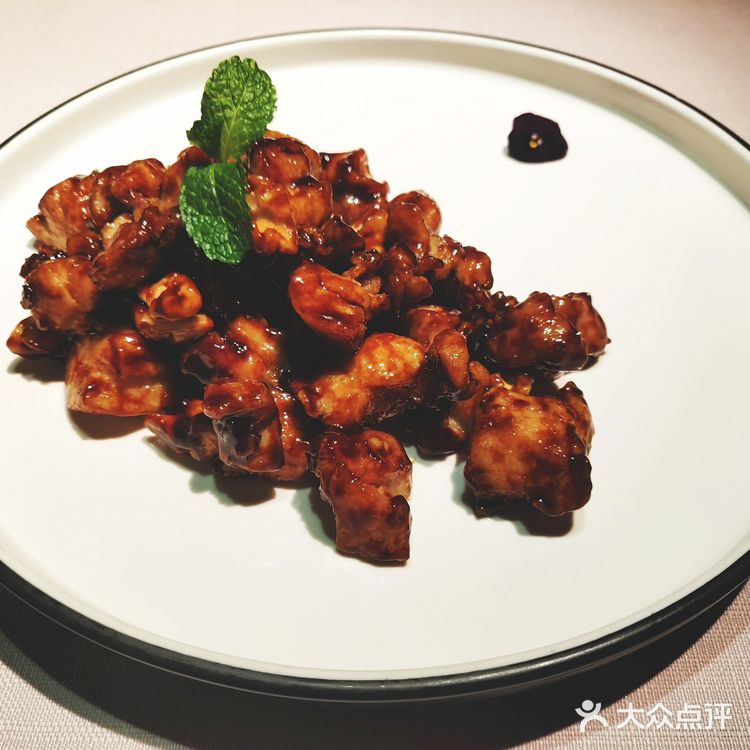 探店米其林一星萃华楼，老字号的复兴之路