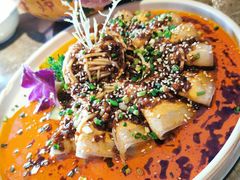 蒜泥白肉配面-三人行骨头王火锅(长寿店)