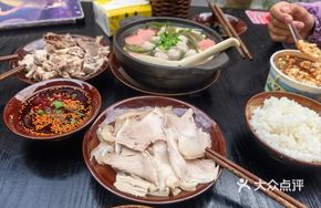 White Meat Ear Slices with Dipping Sauce
