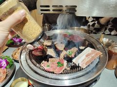-围炉肉舍•炭烤活鳗•丹东海鲜烤肉(步行街店)