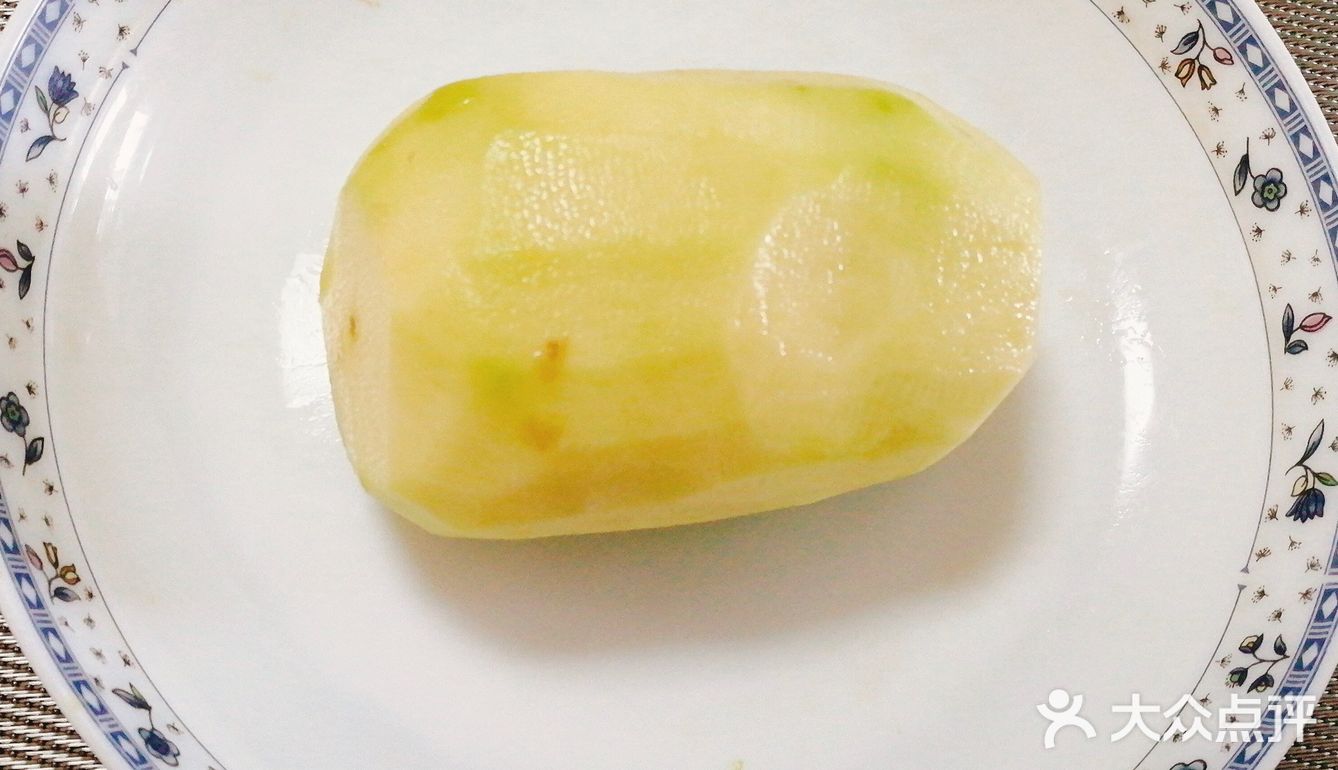南瓜与土豆是绝配，美味的南瓜土豆焖排骨