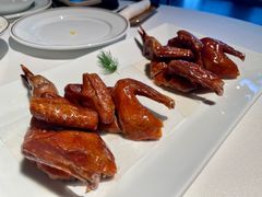 脆皮乳鸽-新荣记(BFC外滩金融中心店)