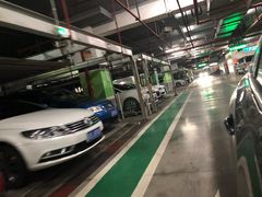 -苏宁广场-停车场