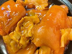 鲍汁鳕鱼膠猪手煲-禄興記香港大排档(歌斐中心店)