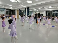 -小荧星艺校(浦东中环分校)