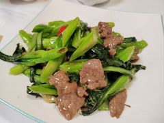 牛肉炒菜心-惠爱餐厅