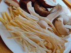 -楠柏弯休闲山庄(梨花溪店)