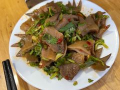 -宏兴烤鱼山庄(宣恩总店)