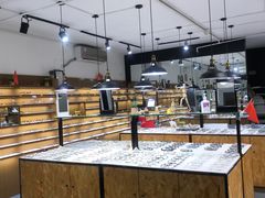 -罗伯特眼镜·蔡司官方授权(罗湖国贸店)