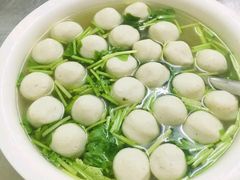 特色湖鲜鱼丸汤-微山岛春天里酒家