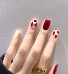 -悦指间美甲美睫