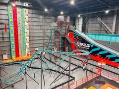 -极限PLAY运动娱乐新世界·团建派对潮玩休闲馆·室内蹦极高空游乐园