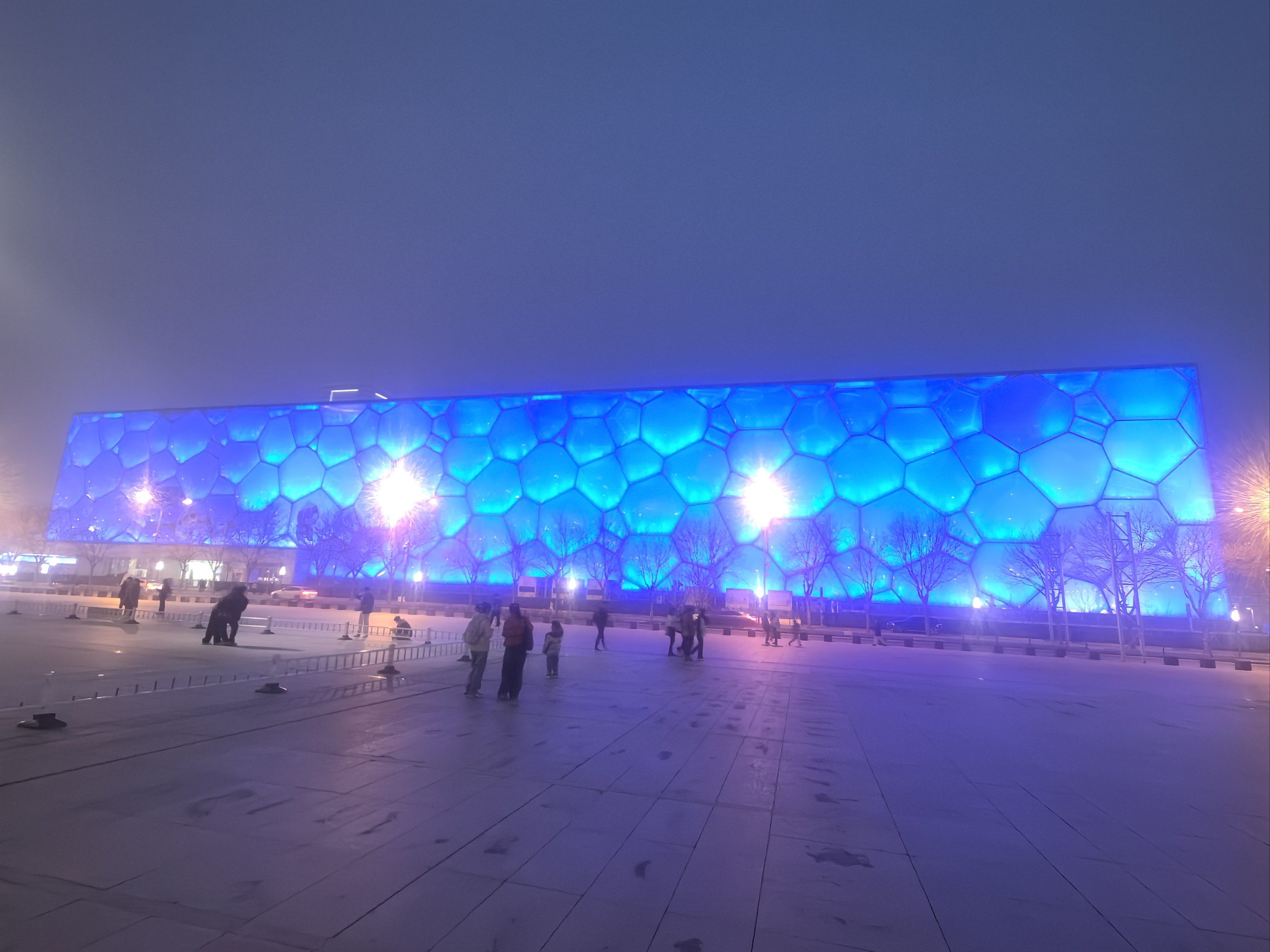 晚上漂亮的水立方