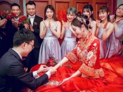 -艾朵婚纱