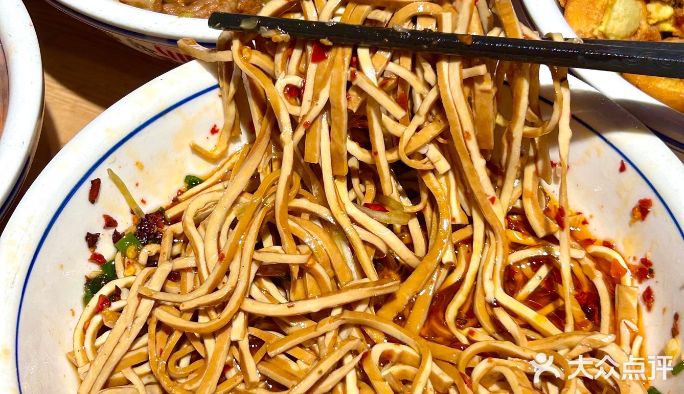 长沙湘菜！确实比笨萝卜还好吃便宜！[流泪]
