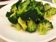 蒜蓉西兰花-九花山烤鸭店