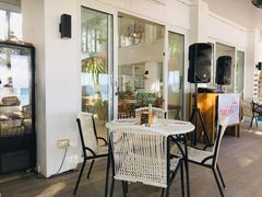 -Cha Cha's Beach Cafe
