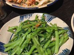-Cuc Gach Quan Restaurant