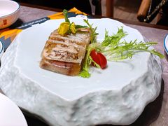 桃仁水晶肘-闫府私房菜·老字号(恒隆店)