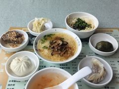 -正一涵老味道名小吃(广汉总店)