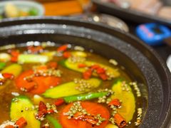 雅安传统锅底-小饕荟雅安贡椒鱼鲜馆(广福桥店)