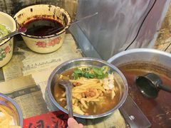 -柳州肥姨妈大骨螺蛳粉(东靖路店)