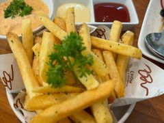 -Chom Cafe and Restaurant