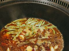 -哈尔滨烧烤·山河村铁锅炖(交大店)