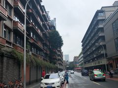 -拖板鞋咖啡旅行酒店(春熙路地铁站店)