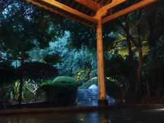 -腾冲洞山温泉村