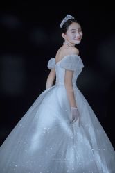 点击看大图 -挪娅婚纱摄影皇家会所