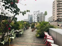 -拖板鞋咖啡旅行酒店(春熙路地铁站店)