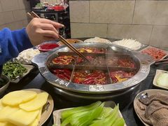-洞亭火锅(防空洞总店)