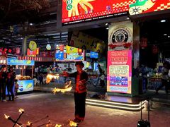 -三亚火车头万人海鲜广场