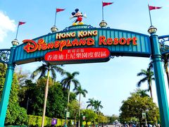 -小镇影院迪士尼小熊Duffy与他的朋友合影地