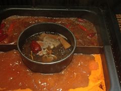 -老牌坊云南鱼豆花火锅(哈西万达店)