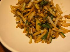 -魏铭鱼头捞饭(晋阳路店)