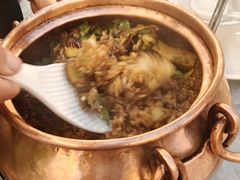 铜锅牛肝菌土豆炒饭-蔼若春.传承三十年云南菜(金碧公园店)