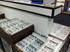 -零度眼镜·宝视友·蔡司依视路(吾悦花街店)