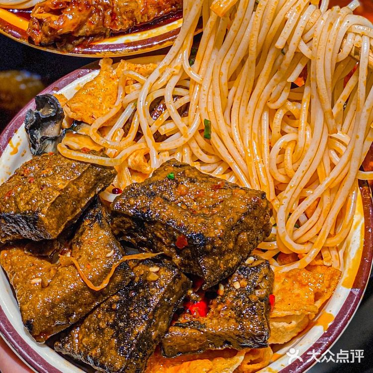 螺蛳粉火锅味儿太嘢‼️我真的愿意吃1000次