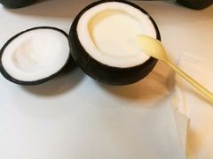-志龙皇冠吃货椰子铺