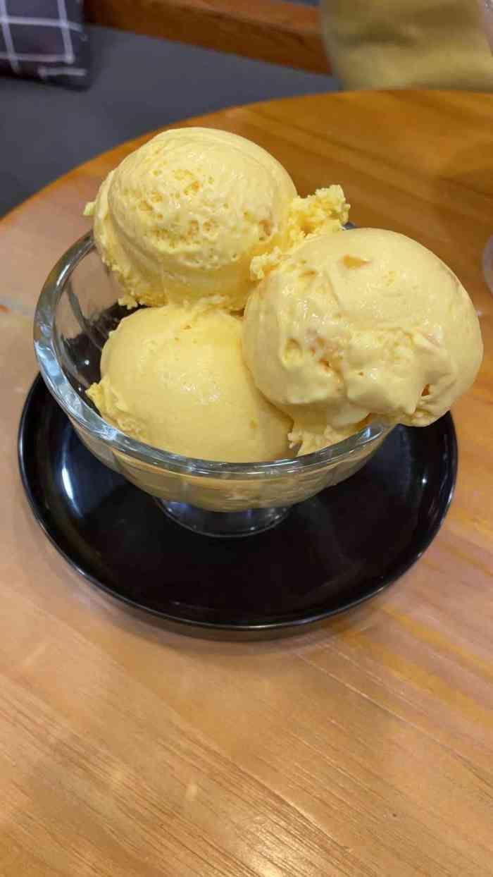 采蜜甜品(箕漕街店)-"这家甜品店是无意间路过的,在好爸爸旁边,.