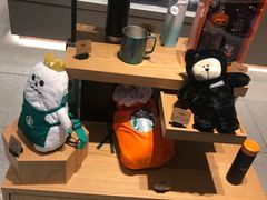 -星巴克臻选(上海中环广场2F店)