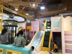 -多多淘儿童体验中心(重庆来福士店)